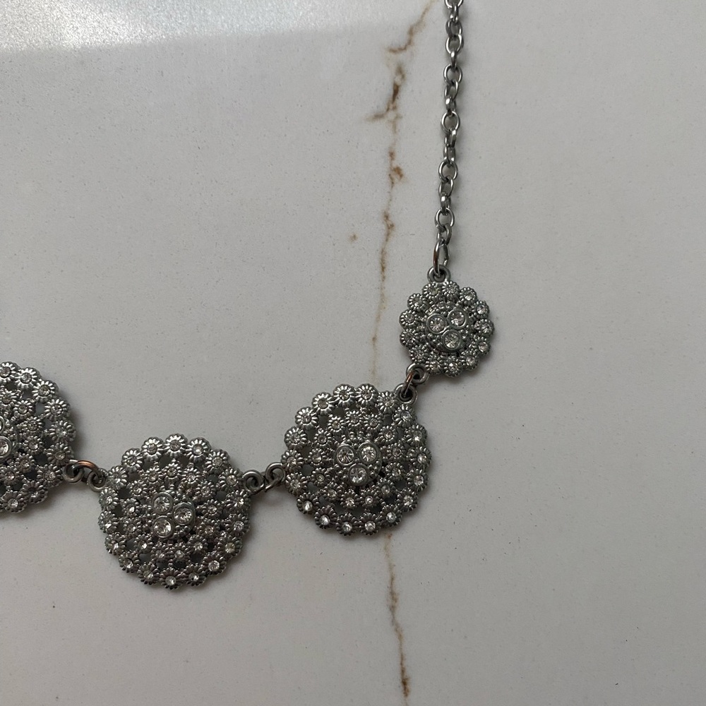 Silver statement necklace - Picture 5 of 5
